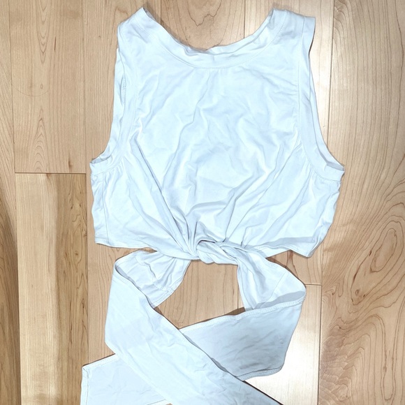 White Cropped Open-Back Wrap Tee; Fabletics; XXS - Picture 5 of 5